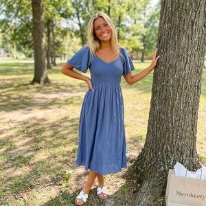 Merokeety Smocked Bodice Midi Dress - Blue